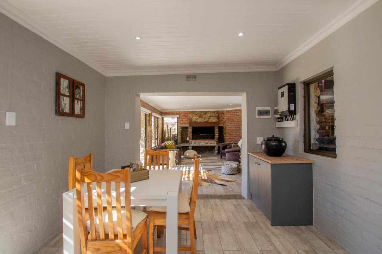 Desert Wind Private Guest And Game Farm Montagu Exteriör bild